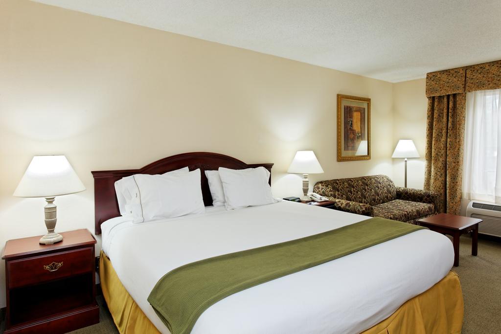 Holiday Inn Express Hotel & Suites Huntsville University Drive Rom bilde