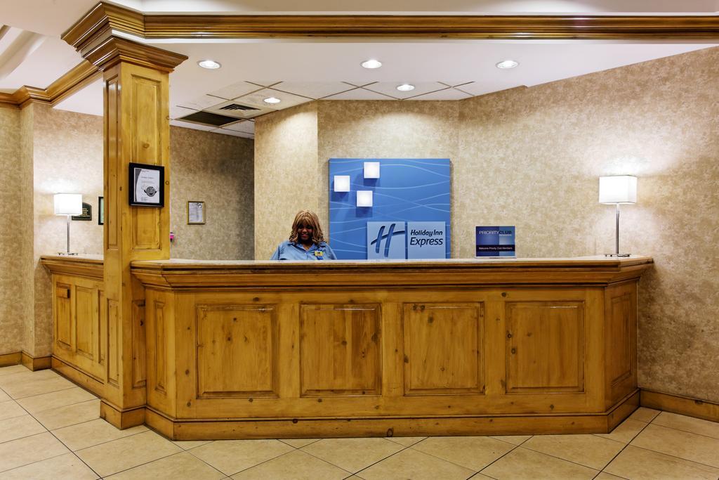 Holiday Inn Express Hotel & Suites Huntsville University Drive Interiør bilde